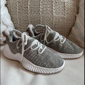 Adidas Womens Alphabounce Trainer BB7242 Gray Running Shoes Sneakers Size 7.5